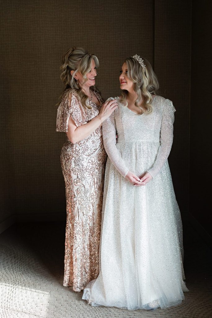 Sparkling & Heartfelt Winter Wedding At The Fez | Burgh Brides | Kristen Wynn Photography