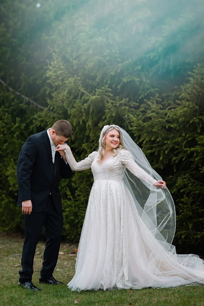 Sparkling & Heartfelt Winter Wedding At The Fez | Burgh Brides | Kristen Wynn Photography