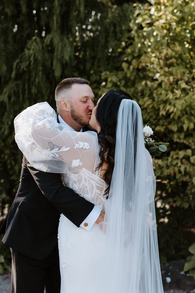 Modern Light-Filled Greenhouse Wedding At The Atrium | Burgh Brides | Iris Marie Photography