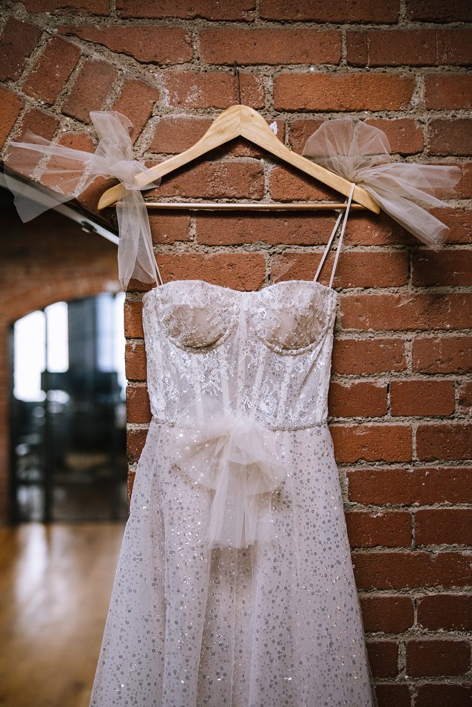 This Franklin on Penn Wedding is a Wintery Moodboard Dream | Burgh Brides | Kaitlin Powell Photography