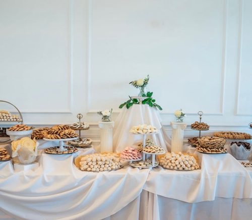 Pittsburgh Cookie Table Divas | Pittsburgh Wedding Cookie Table Service | Burgh Brides