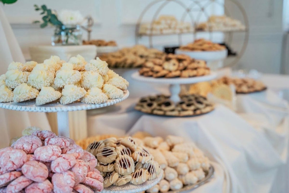 Pittsburgh Cookie Table Divas | Pittsburgh Wedding Cookie Table Service | Burgh Brides