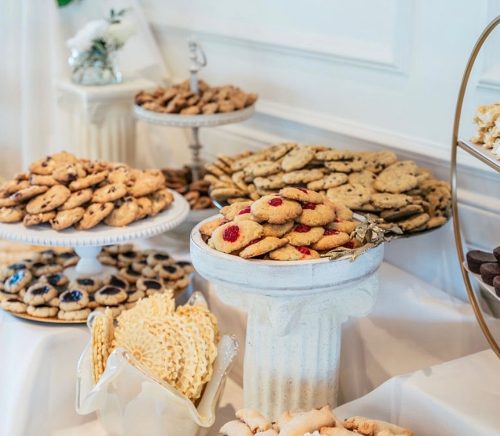 Pittsburgh Cookie Table Divas | Pittsburgh Wedding Cookie Table Service | Burgh Brides