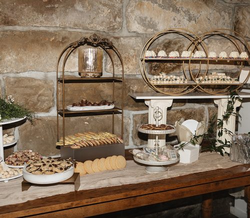 Pittsburgh Cookie Table Divas | Pittsburgh Wedding Cookie Table Service | Burgh Brides