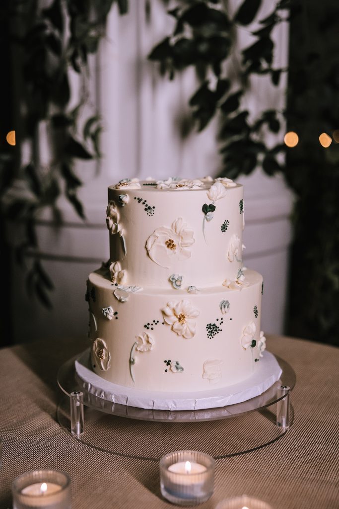 This Franklin on Penn Wedding is a Wintery Moodboard Dream | Burgh Brides | Kaitlin Powell Photography