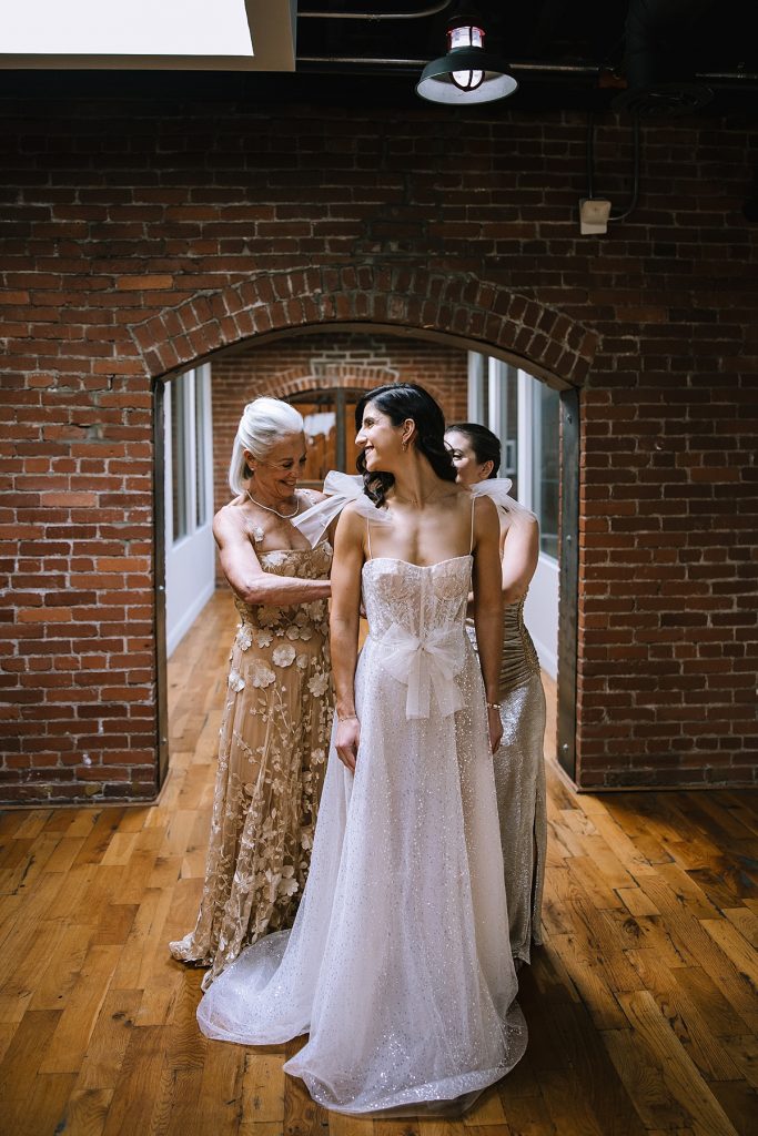 This Franklin on Penn Wedding is a Wintery Moodboard Dream | Burgh Brides | Kaitlin Powell Photography