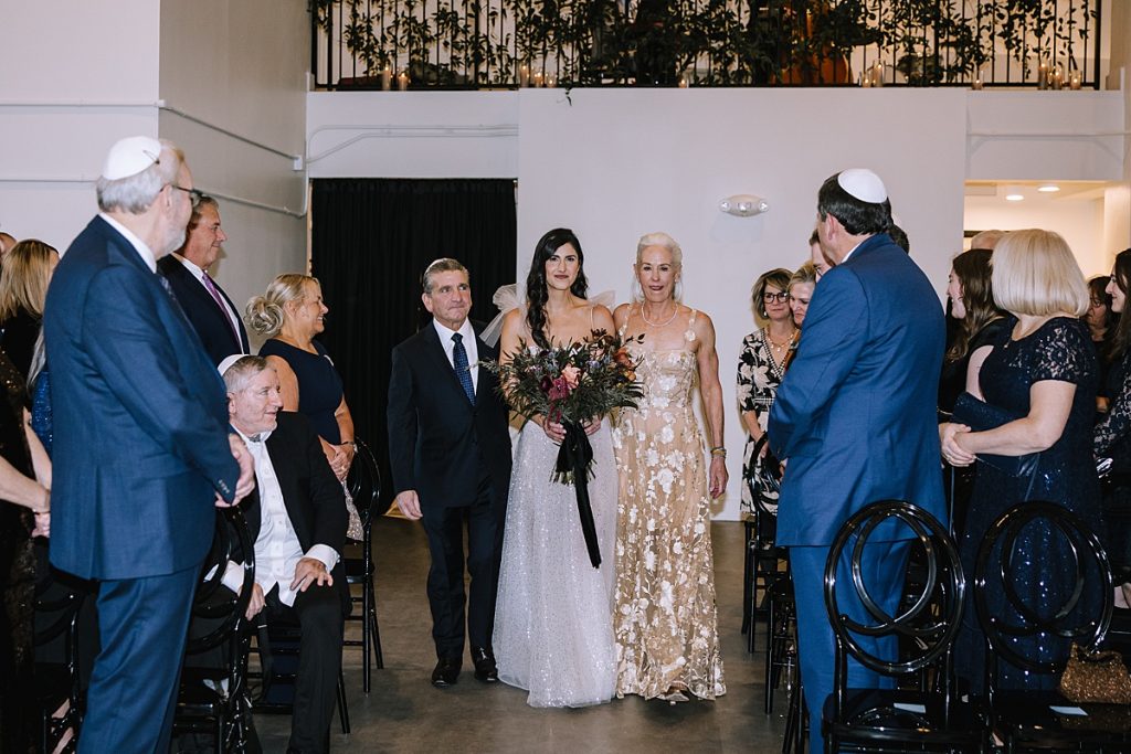 This Franklin on Penn Wedding is a Wintery Moodboard Dream | Burgh Brides | Kaitlin Powell Photography