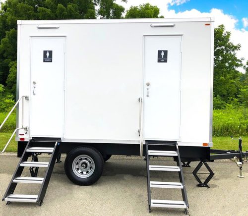 Throne Rentals | Pittsburgh Luxury Bathroom Trailers | Burgh Brides