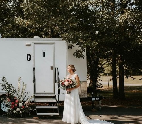 Throne Rentals | Pittsburgh Luxury Bathroom Trailers | Burgh Brides