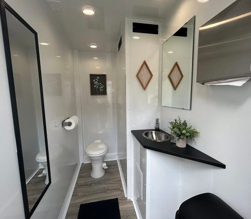 Throne Rentals | Pittsburgh Luxury Bathroom Trailers | Burgh Brides