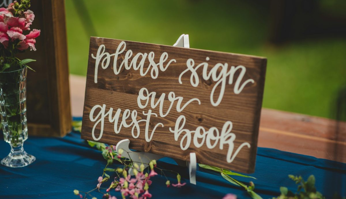 Wedding Signs You Need (and the Ones That Are Just Nice to Have) | Burgh Brides