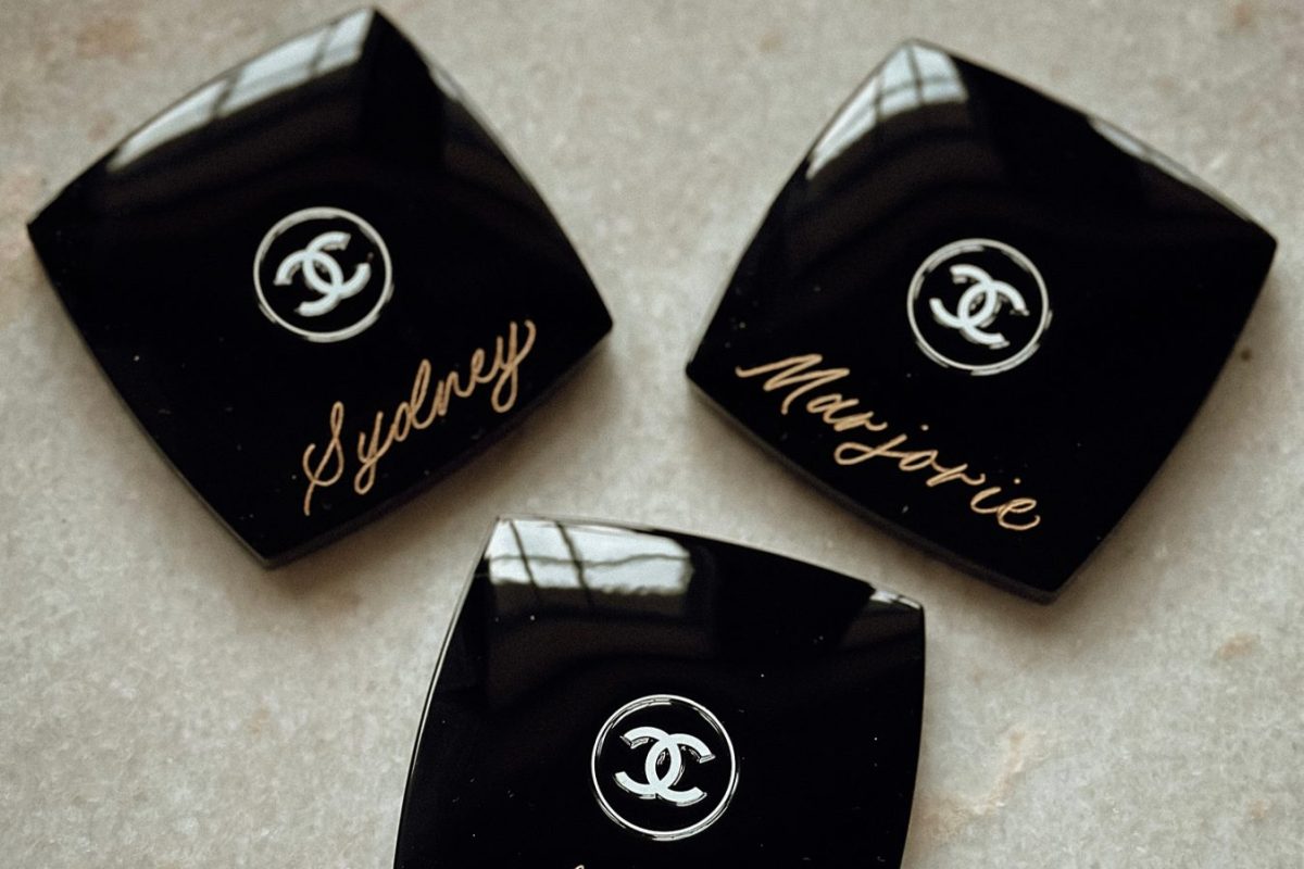 Oliver Lettering Co. | Pittsburgh Wedding Live Engraver | Burgh Brides