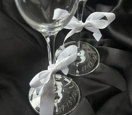 Oliver Lettering Co. | Pittsburgh Wedding Live Engraver | Burgh Brides