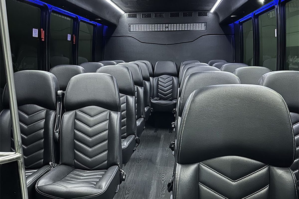Red Carpet Limo | Pittsburgh Wedding Transportation | Burgh Brides