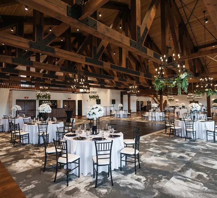 The Club at Blackthorne | Pittsburgh Wedding Venue | Burgh Brides